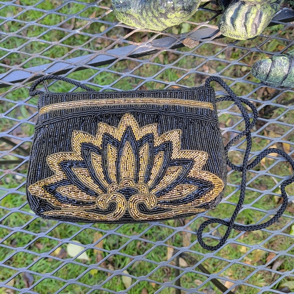 Vintage Hand Beaded Lotus flower bag - Picture 2 of 4